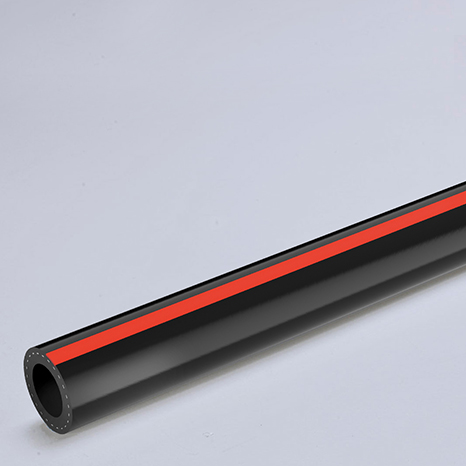 Tubo retinato in PVC di colore nero e riga rossa