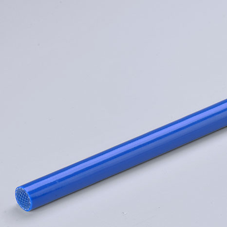 Tubo di colore blu in TPU con rinforzo tessile in fibra di poliestere